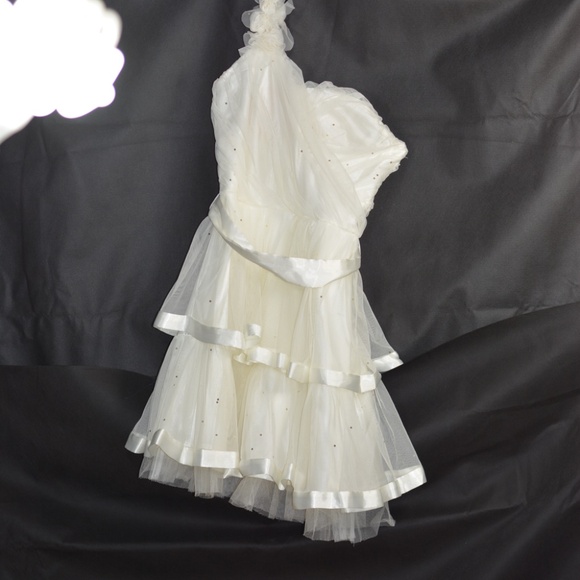 Tulle  Layered Dress Off Shoulder SZ 4 Laura Petites - Picture 1 of 12